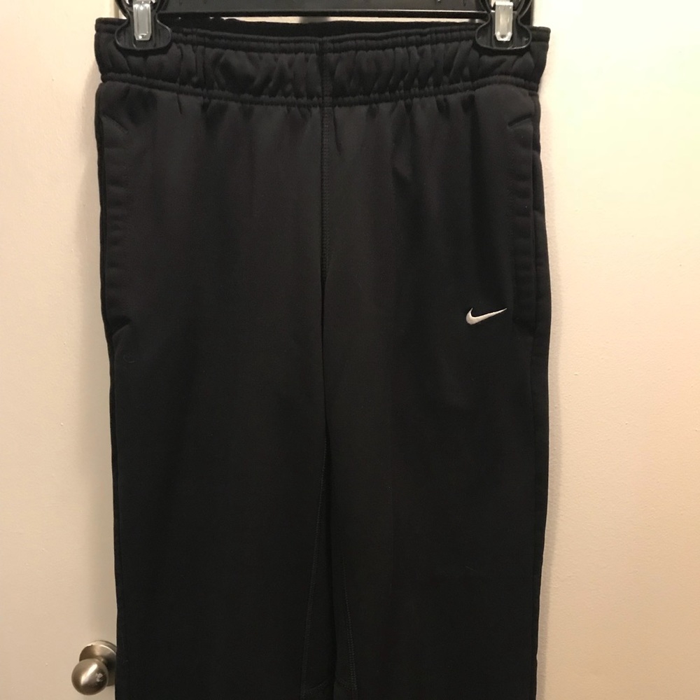 Nike therma fit sweatpants